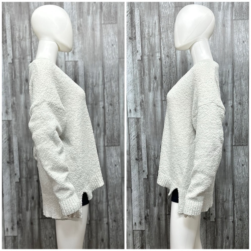 ⭐️UGG Cecilia V-neck Pullover in Cream [723] - Picture 3 of 8